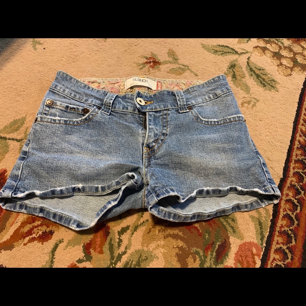$5/$25 Levi slouch shorts